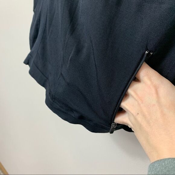 SALE❤️ Athleta black sunny side seamless medium (Pc) - Picture 7 of 10